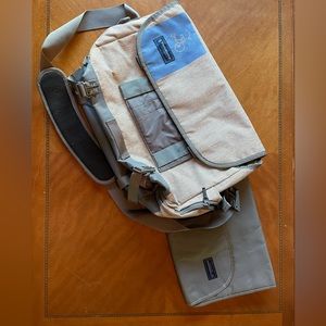 Timbuk2 Stork Messenger Diaper Bag, pull out deluxe padded changing pad